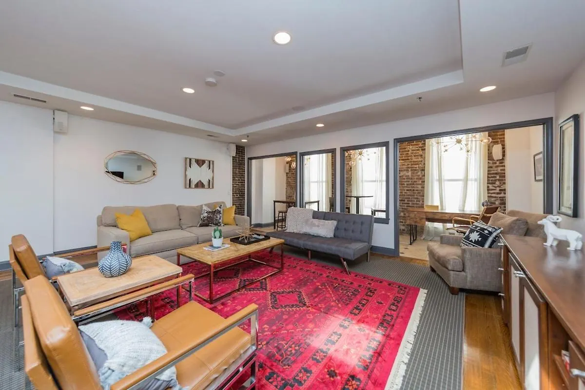 2 Chic Lofts Right On Broadway Strip Sleeps 10 Villa Nashville USA