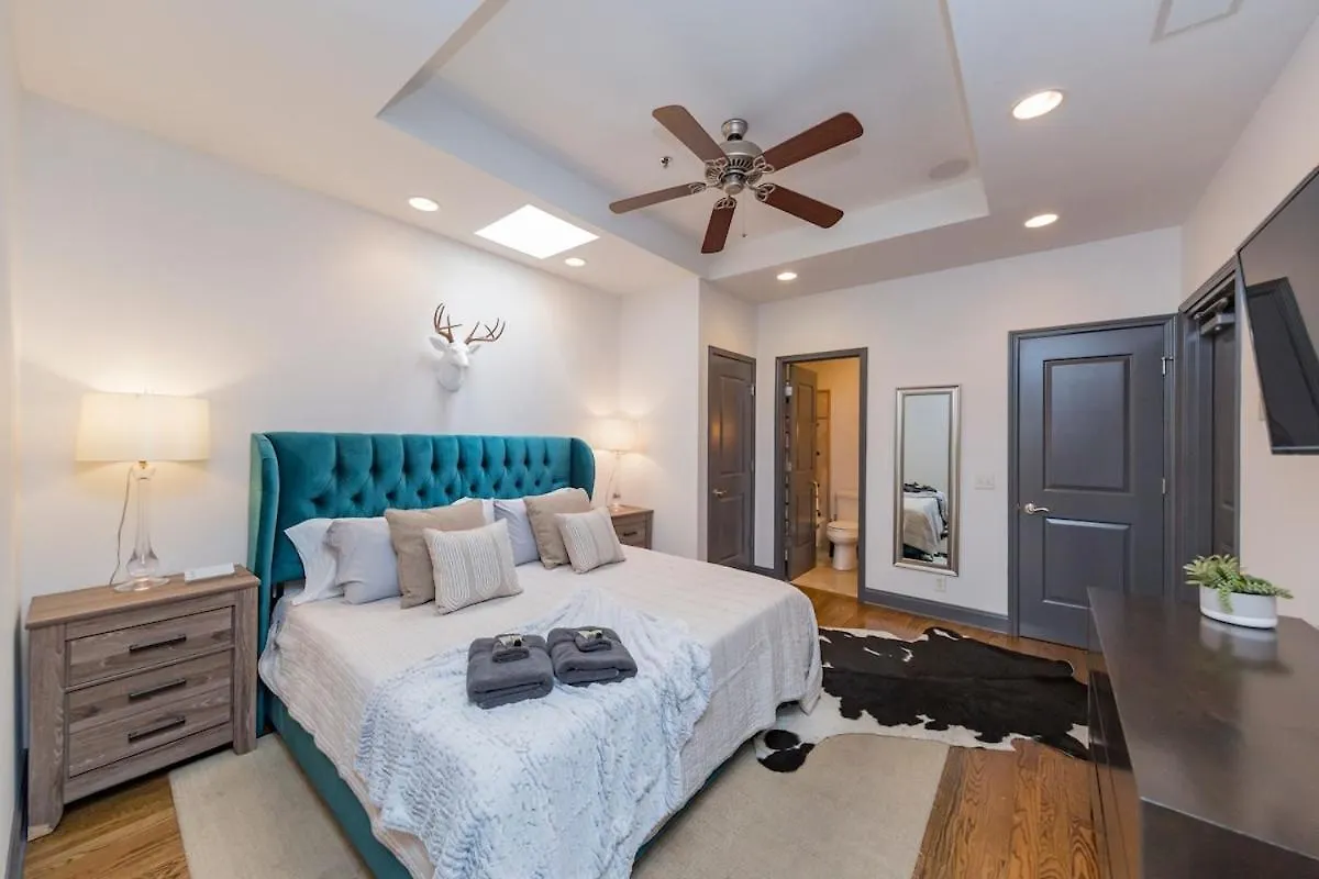 Villa 2 Chic Lofts Right On Broadway Strip Sleeps 10 Nashville 0*,  Stati Uniti