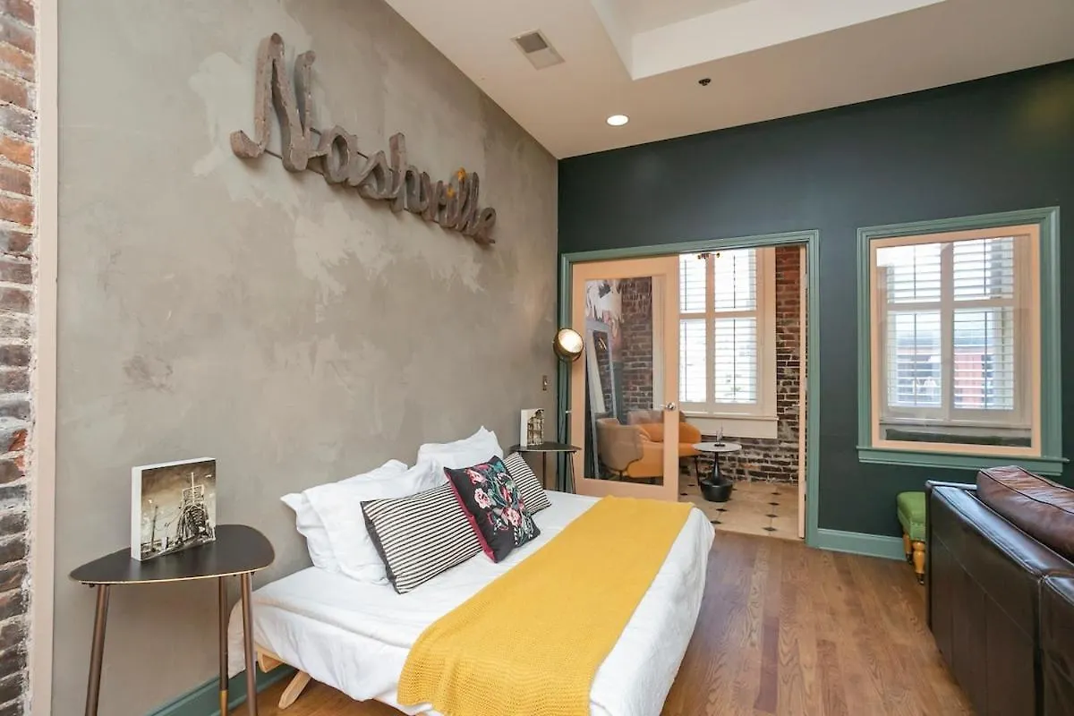 Casa vacanze Villa 2 Chic Lofts Right On Broadway Strip Sleeps 10 Nashville