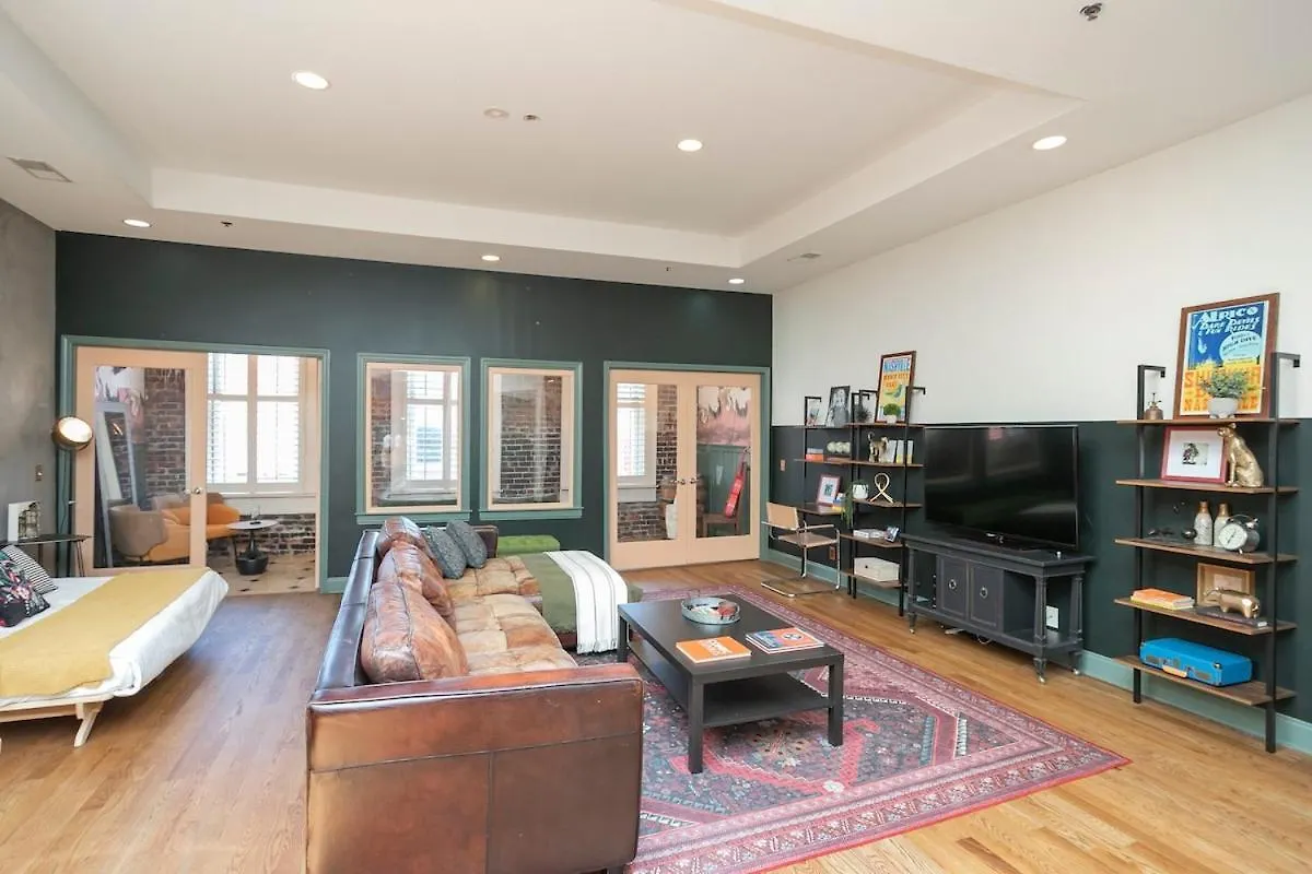 Villa 2 Chic Lofts Right On Broadway Strip Sleeps 10 Nashville 0*,