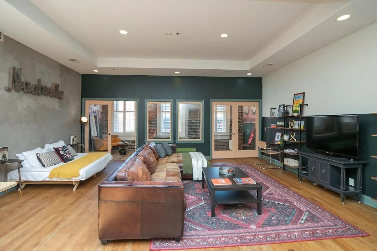 Villa 2 Chic Lofts Right On Broadway Strip Sleeps 10 Nashville 0*,  Stati Uniti