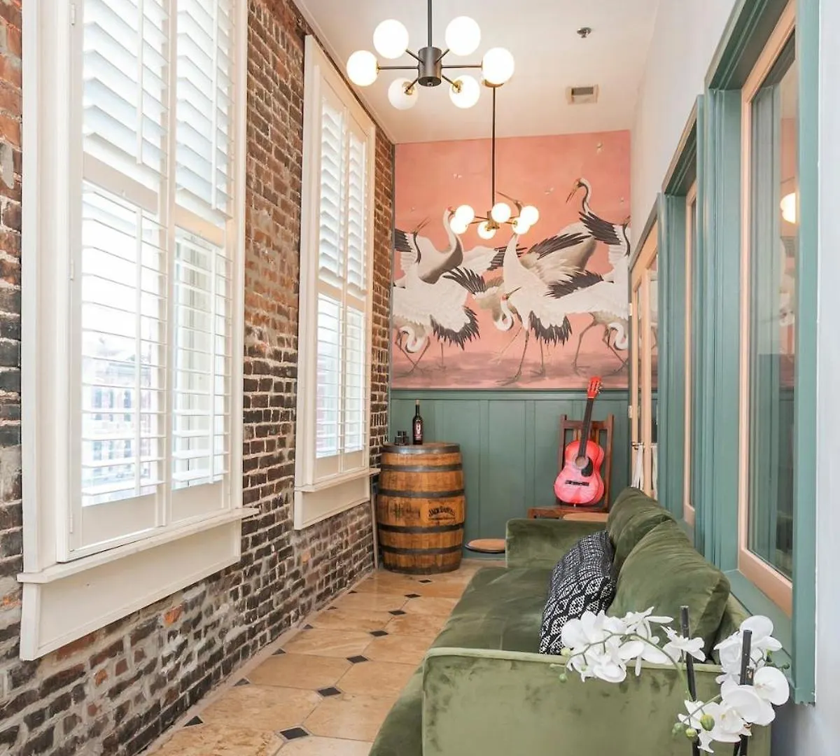 Villa 2 Chic Lofts Right On Broadway Strip Sleeps 10 Nashville